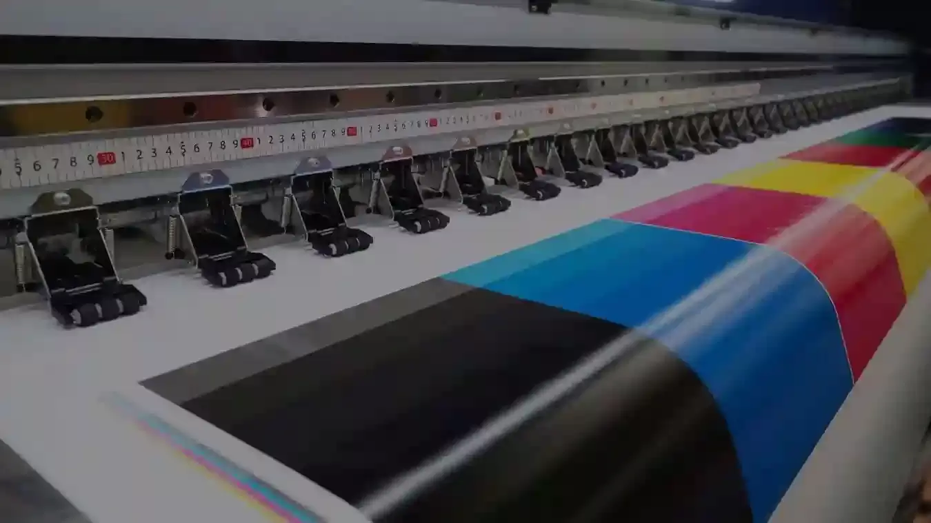استفاده از به روز ترین ماشین های چاپ در هنر نوین